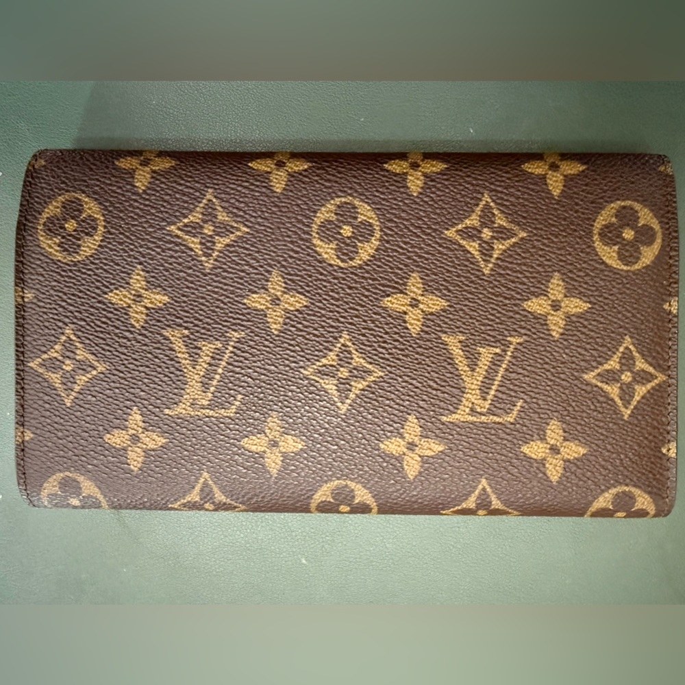 Louis Vuitton Brown Textured Leather Accessory - Picture 16 of 16